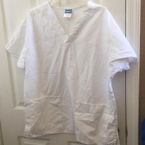 FINAL MARKDOWN Ladies’ Crest Scrub Top (M)